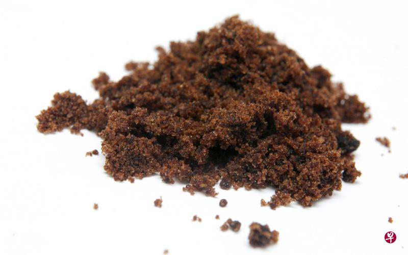 产妇宜多吃红糖,可放入白粥或生姜茶内。(档案照) 产妇宜多吃红糖,可放入白粥或生姜茶内。(档案照)