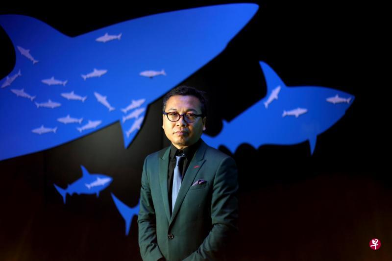 在中国,策展人大多有艺术史和理论专业背景。黄笃毕业于北京中央美术学院美术史系,是艺术杂志和栏目的编辑和主持。 在中国,策展人大多有艺术史和理论专业背景。黄笃毕业于北京中央美术学院美术史系,是艺术杂志和栏目的编辑和主持。