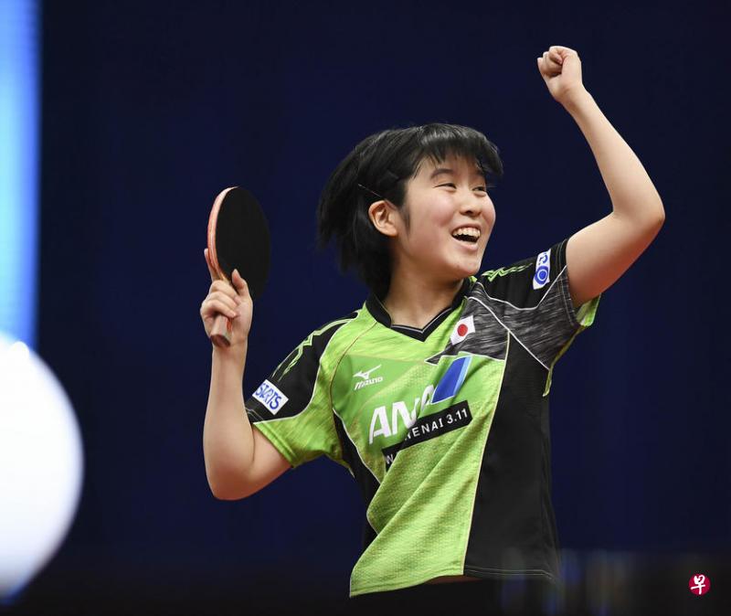 ▲日本17岁天才少女平野美宇在亚锦赛一连砍倒中国三名将勇夺女单冠军,轰动国际乒坛。(新华社) ▲日本17岁天才少女平野美宇在亚锦赛一连砍倒中国三名将勇夺女单冠军,轰动国际乒坛。(新华社)