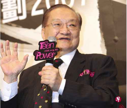 金庸向法院提出,江南赔偿他经济损失人民币500万元。(中通社档案照) 金庸向法院提出,江南赔偿他经济损失人民币500万元。(中通社档案照)