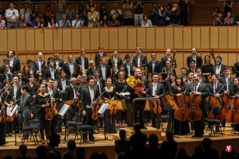 香港管弦乐团来新演出,观众反响热烈,亮点不少。 香港管弦乐团来新演出,观众反响热烈,亮点不少。