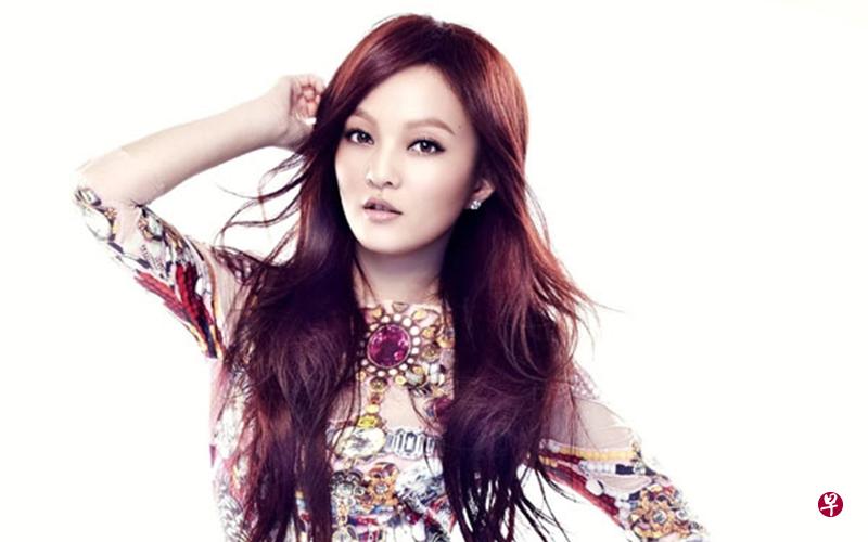 自从有了自主权后,张韶涵更享受工作,指现在的自己处在最好的状态。(互联网) 自从有了自主权后,张韶涵更享受工作,指现在的自己处在最好的状态。(互联网)