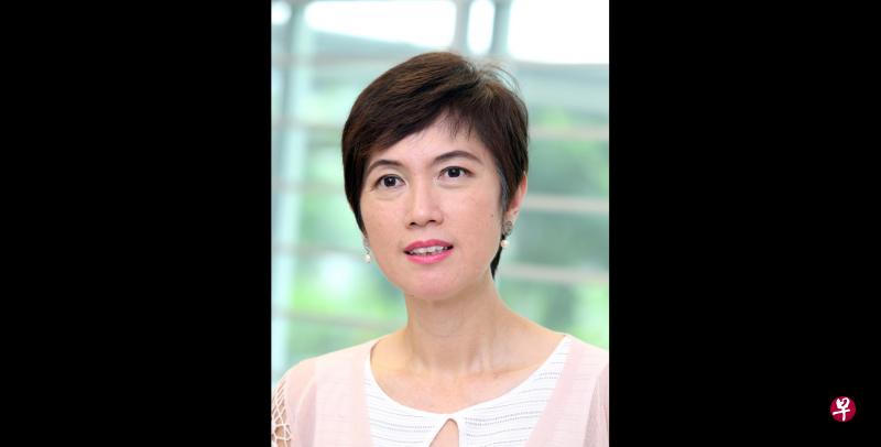 主管人口的总理公署部长杨莉明今早在面簿贴文分享自己与丈夫为孩子选择配方奶粉的经历。(档案照) 主管人口的总理公署部长杨莉明今早在面簿贴文分享自己与丈夫为孩子选择配方奶粉的经历。(档案照)