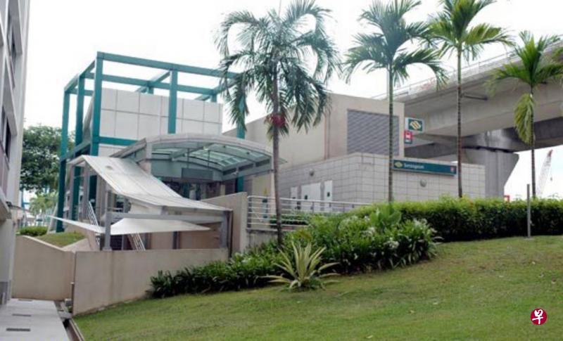 读者指实龙岗地铁站D出入口没有电梯,对坐轮椅及行动不便者十分不便。(互联网) 读者指实龙岗地铁站D出入口没有电梯,对坐轮椅及行动不便者十分不便。(互联网)