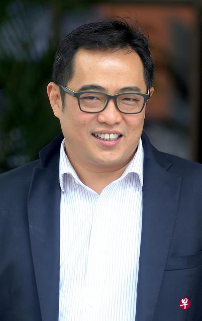 律师求情说,被告李星龙身为私家侦探,只是听从客户指示。被告已因为这起事件导致生意减少,执照也可能被撤销。(海峡时报) 律师求情说,被告李星龙身为私家侦探,只是听从客户指示。被告已因为这起事件导致生意减少,执照也可能被撤销。(海峡时报)