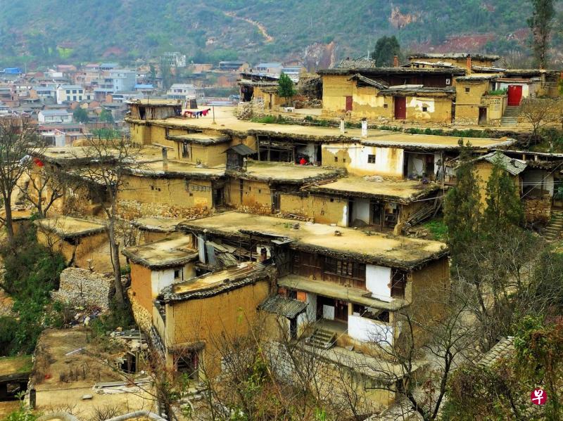 已有300年历史的古建筑活化石——小龙树24间房。