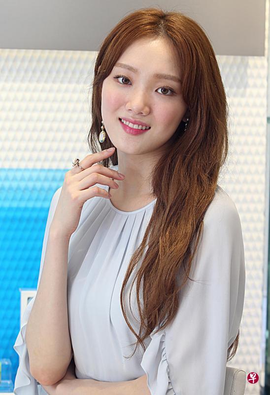 李圣经来新为化妆品牌代言。(邬福梁摄影) 李圣经来新为化妆品牌代言。(邬福梁摄影)