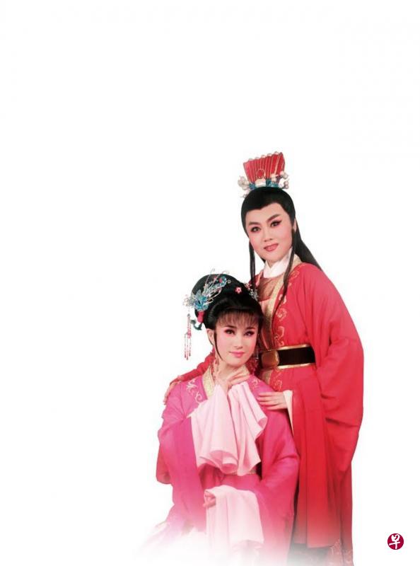 上海卢湾青年越剧团的《孔雀东南飞》一剧中,谷雅娟(左)饰刘兰芝,裘燕玲饰焦仲卿,该戏高潮迭起,精彩可期。(主办单位提供) 上海卢湾青年越剧团的《孔雀东南飞》一剧中,谷雅娟(左)饰刘兰芝,裘燕玲饰焦仲卿,该戏高潮迭起,精彩可期。(主办单位提供)