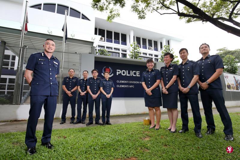 金文泰警署凭着优异表现,赢得今年的最佳警署奖,左一为金文泰警署署长林汉明高级助理警察总监。(何家俊摄) 金文泰警署凭着优异表现,赢得今年的最佳警署奖,左一为金文泰警署署长林汉明高级助理警察总监。(何家俊摄)