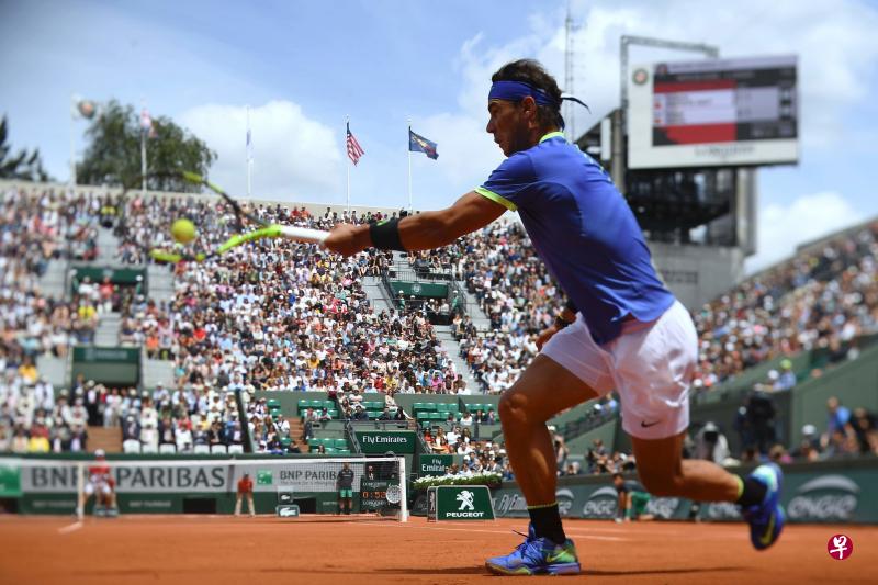 已九次夺得法网冠军的西班牙好手纳达尔,在本届赛会至今发挥非常出色。(法新社) 已九次夺得法网冠军的西班牙好手纳达尔,在本届赛会至今发挥非常出色。(法新社)