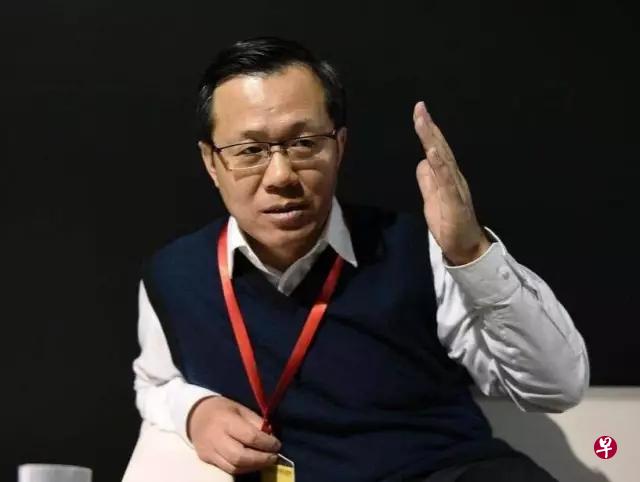 卓伟有“中国第一狗仔”称号,他的微博号今天被封。(互联网) 卓伟有“中国第一狗仔”称号,他的微博号今天被封。(互联网)