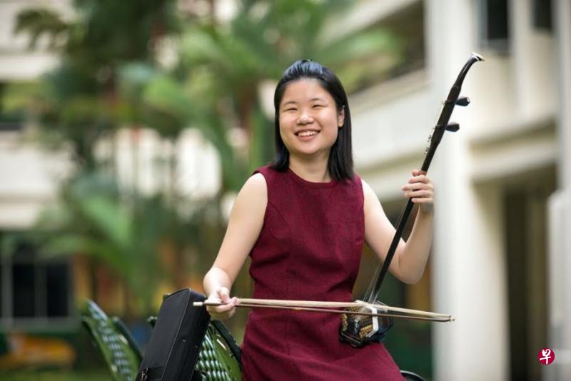 本地视障二胡乐手区嘉敏将随乐团到中国演出。 本地视障二胡乐手区嘉敏将随乐团到中国演出。