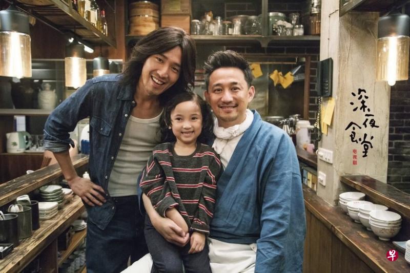 赵又廷(左起)、马千壹及黄磊合作拍摄中国剧《深夜食堂》。 赵又廷(左起)、马千壹及黄磊合作拍摄中国剧《深夜食堂》。