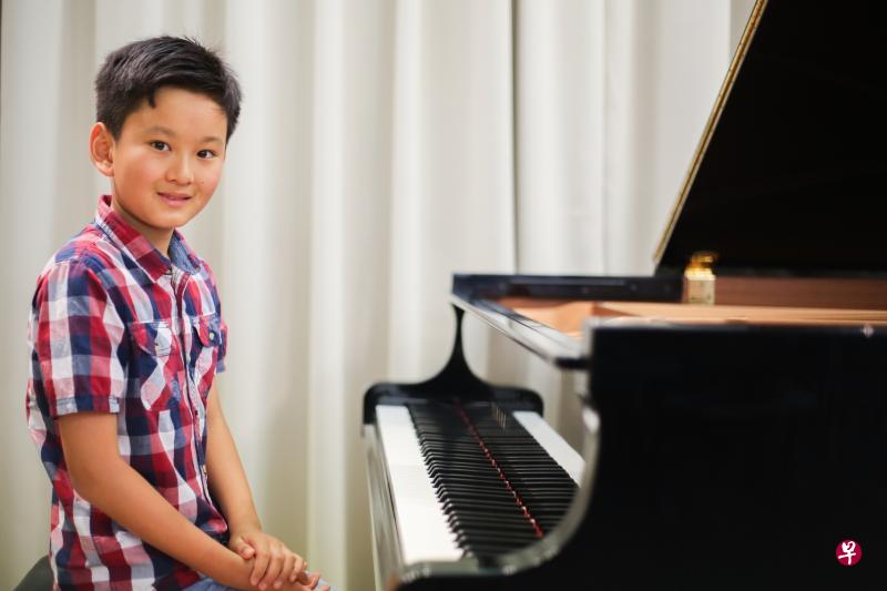 音乐之外王帅文也爱运动,尤其是冲浪,也爱阅读,是百分百哈利波特迷。(龙国雄摄影) 音乐之外王帅文也爱运动,尤其是冲浪,也爱阅读,是百分百哈利波特迷。(龙国雄摄影)