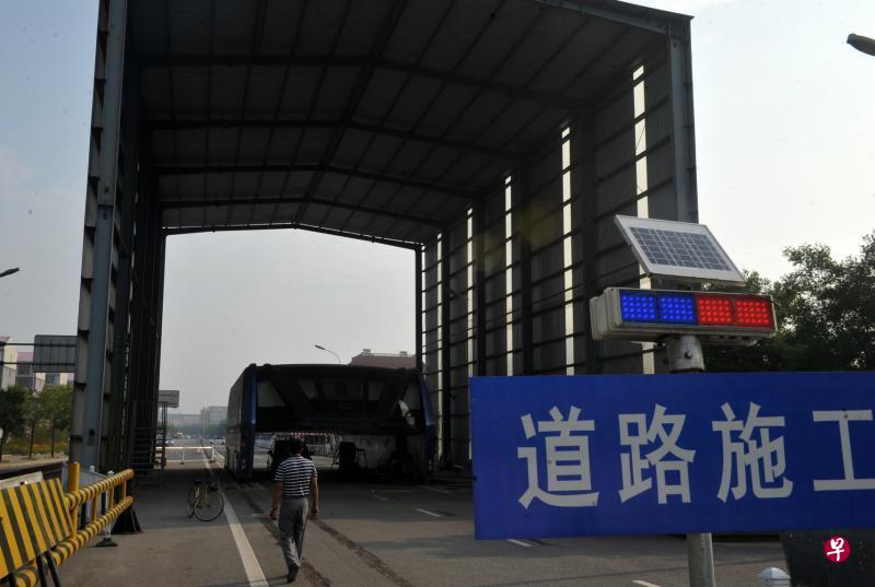 北戴河区将在月底前拆除“巴铁试验线”(中新社) 北戴河区将在月底前拆除“巴铁试验线”(中新社)