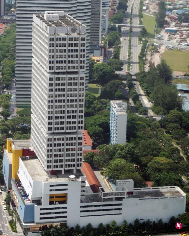 楼高35层的邵氏大厦建于1970年代,它就在美芝路的招标商业地段旁。(档案照片) 楼高35层的邵氏大厦建于1970年代,它就在美芝路的招标商业地段旁。(档案照片)