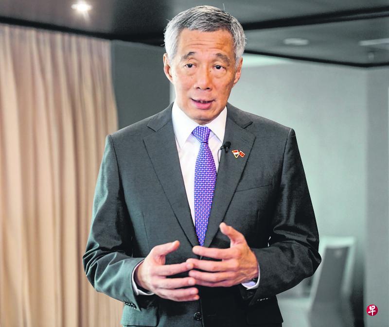 李显龙总理的妹妹李玮玲医生(中)和弟弟李显扬(右)提出和解的前提条件,即他们和李光耀的遗愿不受攻击或曲解。(档案照片) 李显龙总理的妹妹李玮玲医生(中)和弟弟李显扬(右)提出和解的前提条件,即他们和李光耀的遗愿不受攻击或曲解。(档案照片)