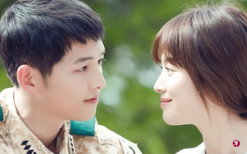 宋仲基(左)、宋慧乔。(互联网) 宋仲基(左)、宋慧乔。(互联网)