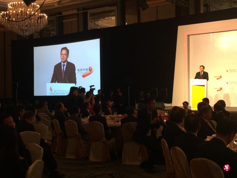 海协会会长陈德铭说:“我们非常重视、珍惜中新之间的友谊。” (联合早报) 海协会会长陈德铭说:“我们非常重视、珍惜中新之间的友谊。” (联合早报)