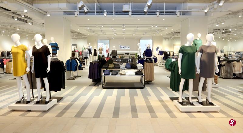 威士马广场一楼的iORA旗舰店宽敞明亮。 威士马广场一楼的iORA旗舰店宽敞明亮。