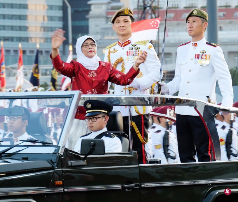 国会议长哈莉玛昨天以检阅官身份出席第二场国庆庆典预演。(龙国雄摄) 国会议长哈莉玛昨天以检阅官身份出席第二场国庆庆典预演。(龙国雄摄)