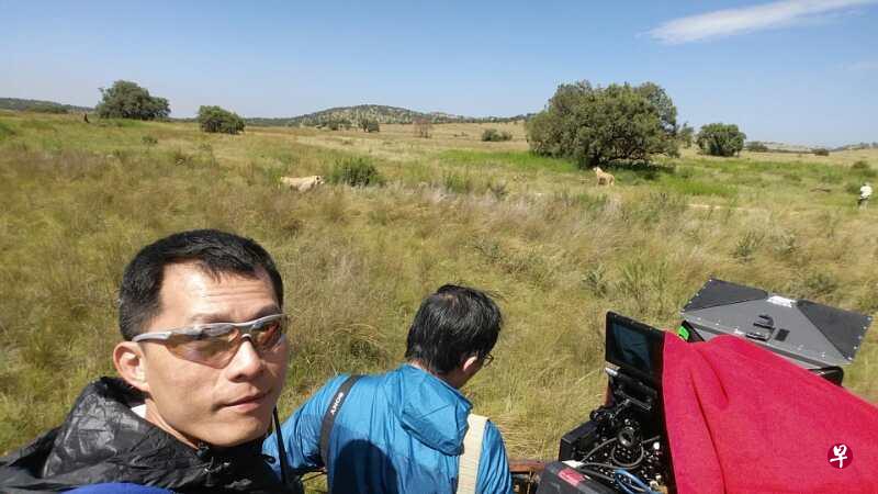 吴京找沈倾担任《战狼2》的执行导演。(受访者提供) 吴京找沈倾担任《战狼2》的执行导演。(受访者提供)