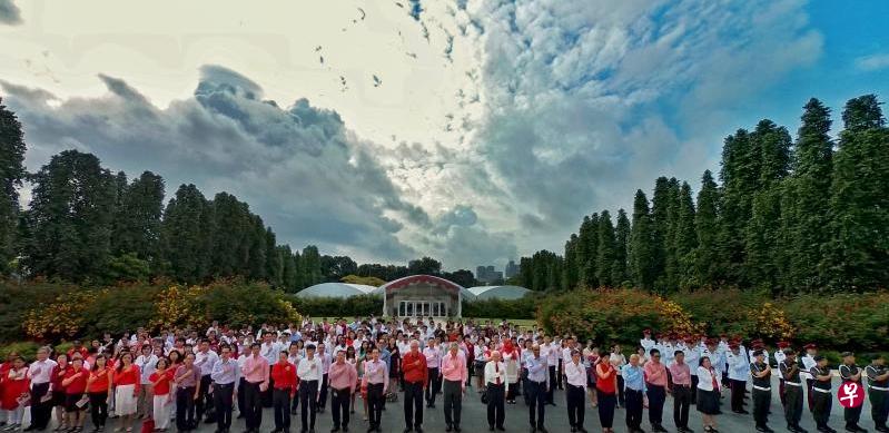 陈总统率众举行 总统府国庆敬礼(总统府提供) 陈总统率众举行 总统府国庆敬礼(总统府提供)