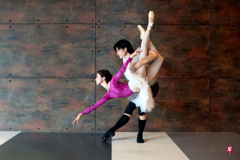 内田千裕和中村宪哉三年前合作演出的《罗密欧与朱丽叶》,是两人的定情之作。 内田千裕和中村宪哉三年前合作演出的《罗密欧与朱丽叶》,是两人的定情之作。