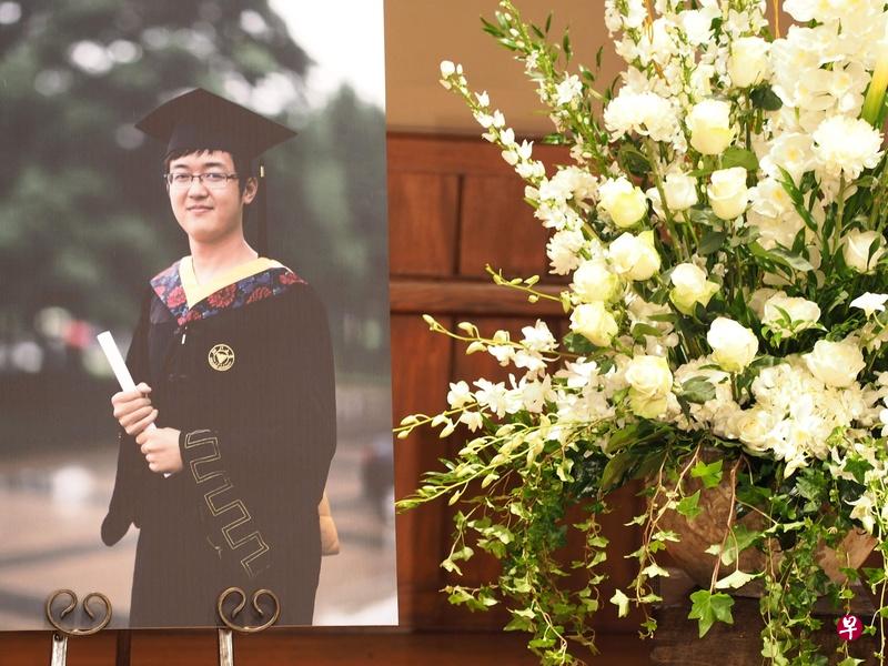 纪欣然在回家途中遭三男一女抢劫殴打,最终倒毙在床。(法新社) 纪欣然在回家途中遭三男一女抢劫殴打,最终倒毙在床。(法新社)