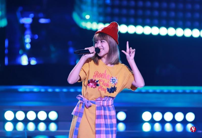 本地歌手谢慧娴今晚现身《中国新歌声2》。(Singtel TV提供) 本地歌手谢慧娴今晚现身《中国新歌声2》。(Singtel TV提供)