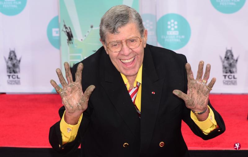 杰利路易斯在好莱坞星光大道有两颗星。(法新社) 杰利路易斯在好莱坞星光大道有两颗星。(法新社)