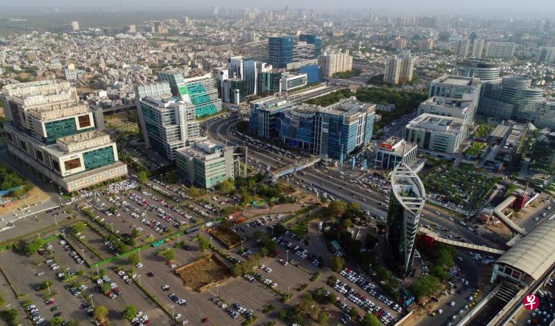 GIC和印度房地产发展商DLF合作发展租赁房地产组合,包括位于新德里卫星镇古尔冈的网络城。(GIC提供) GIC和印度房地产发展商DLF合作发展租赁房地产组合,包括位于新德里卫星镇古尔冈的网络城。(GIC提供)