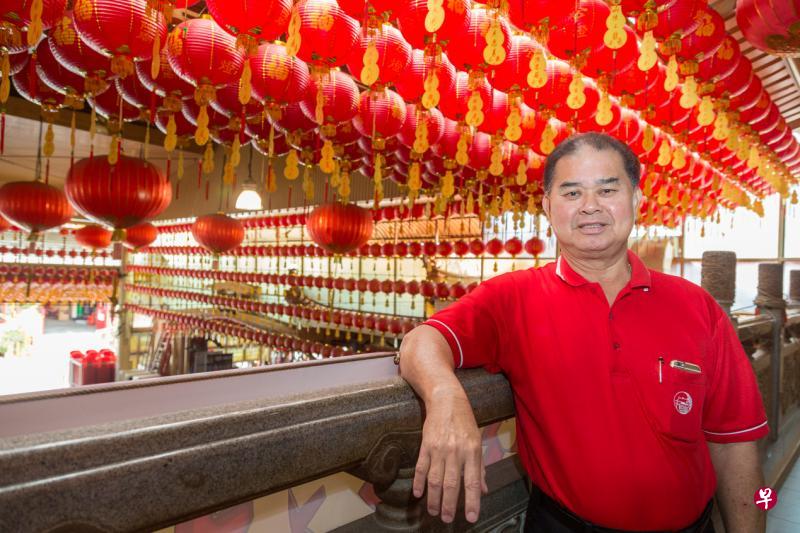 城隍庙总务陈添来透露,韭菜芭城隍庙9月下旬将耗资250万元为该庙宇的主神庆祝100周年大典。(徐颖荃摄) 城隍庙总务陈添来透露,韭菜芭城隍庙9月下旬将耗资250万元为该庙宇的主神庆祝100周年大典。(徐颖荃摄)