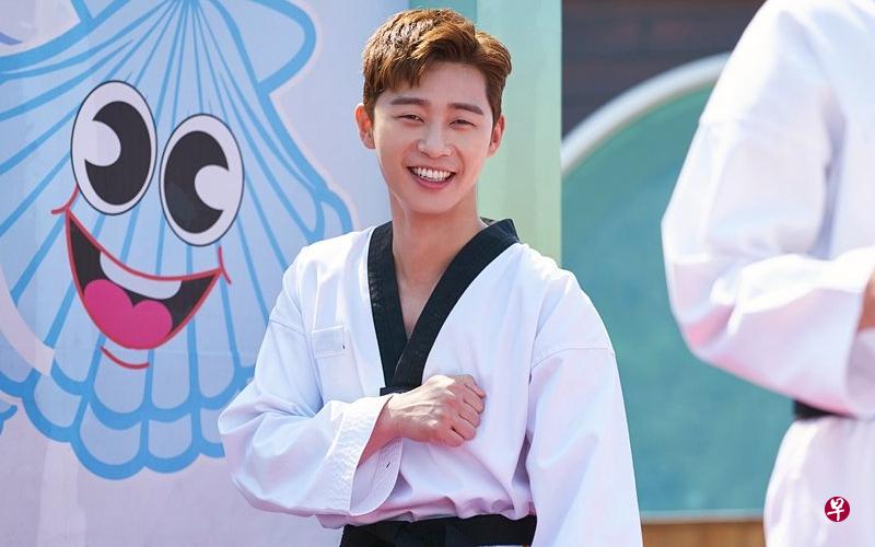 朴叙俊以《三流之路》暴红。(互联网) 朴叙俊以《三流之路》暴红。(互联网)