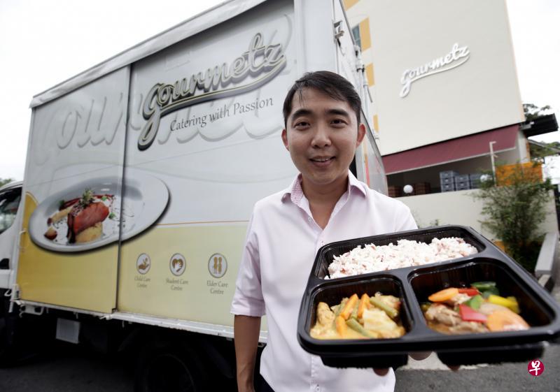 董事经理陈詠炜预计,向公司订购健康包餐的老人院和托儿所等机构,今年底将达100家。 董事经理陈詠炜预计,向公司订购健康包餐的老人院和托儿所等机构,今年底将达100家。