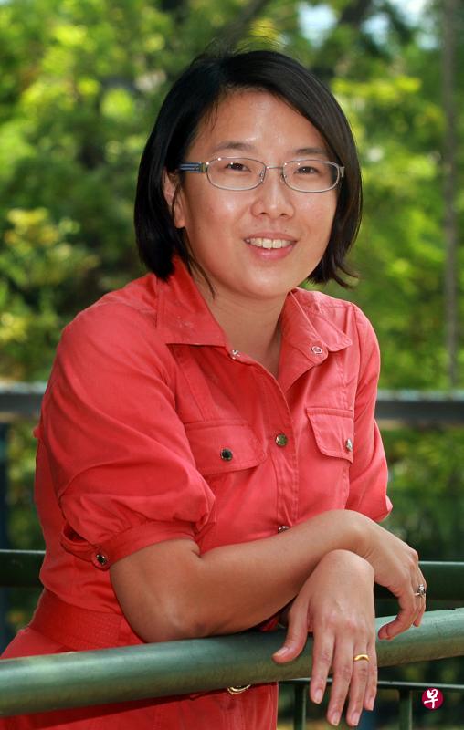 AWARE倡导与研究主管 陈思玉:没落实职场骚扰投诉的正式程序,员工的身心和安全仍面临风险。(档案照片) AWARE倡导与研究主管 陈思玉:没落实职场骚扰投诉的正式程序,员工的身心和安全仍面临风险。(档案照片)