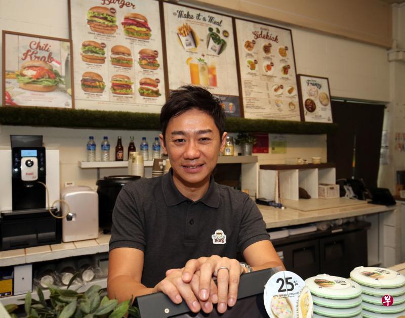 VeganBurg创办人陈来丰相信素食是全球社会应对气候变化的方法之一。(邬福梁摄) VeganBurg创办人陈来丰相信素食是全球社会应对气候变化的方法之一。(邬福梁摄)