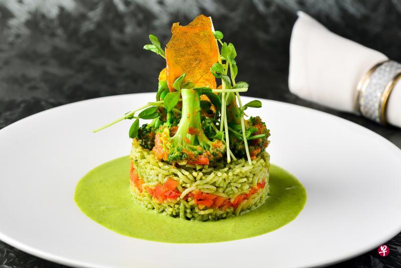 印度菜丰富多元,南北风格不同。 印度菜丰富多元,南北风格不同。