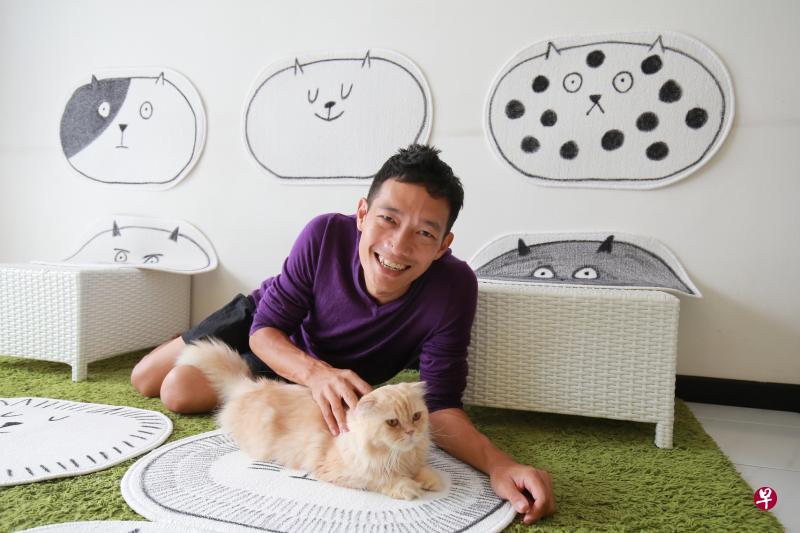 本地插画家苏钰雄的作品，既表现形形色色的猫咪，也代表气质各异的宠物主。（唐家鸿摄）