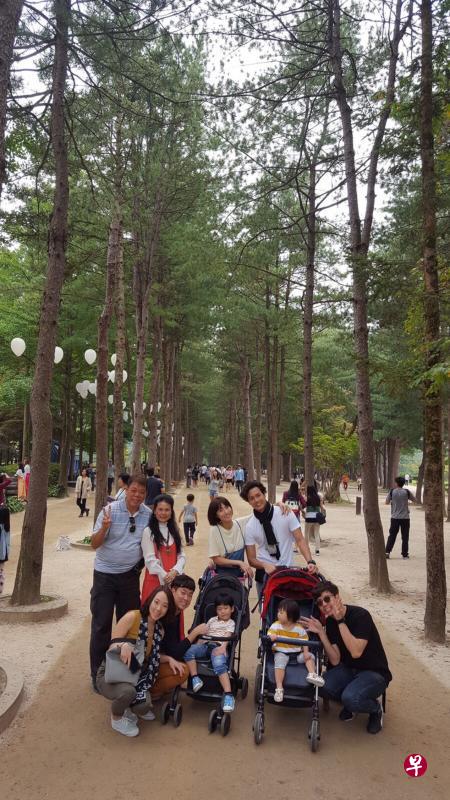 全家人一同游韩国,也是第一次的家庭旅游。(庞蕾馨提供) 全家人一同游韩国,也是第一次的家庭旅游。(庞蕾馨提供)