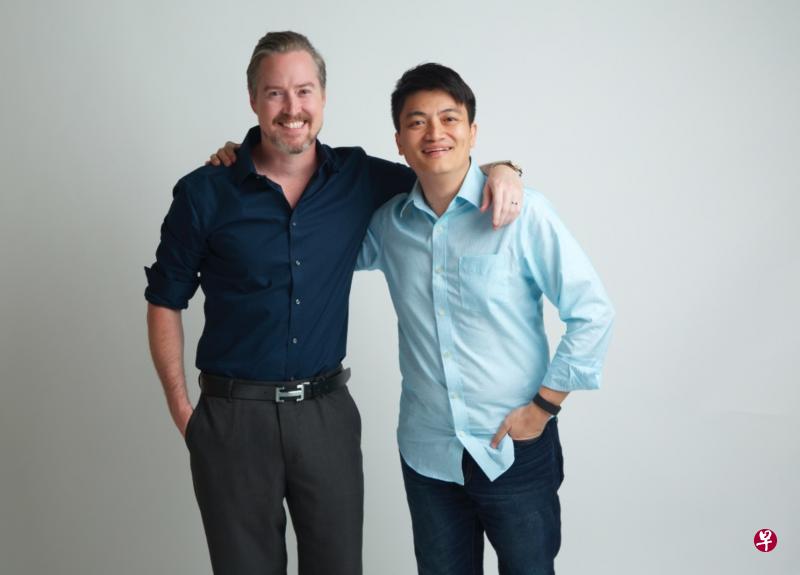 首次演出新加坡电影,夏克立(左)希望带给本地观众新鲜感。右为导演陈睿翰。(陈睿翰提供) 首次演出新加坡电影,夏克立(左)希望带给本地观众新鲜感。右为导演陈睿翰。(陈睿翰提供)