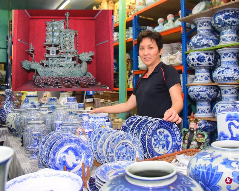 陶瓷老店停业,老板娘黄赛顺想将店内上万件瓷器“一口价”售出;她也想出让镇店之宝——玉船(小图)。 陶瓷老店停业,老板娘黄赛顺想将店内上万件瓷器“一口价”售出;她也想出让镇店之宝——玉船(小图)。