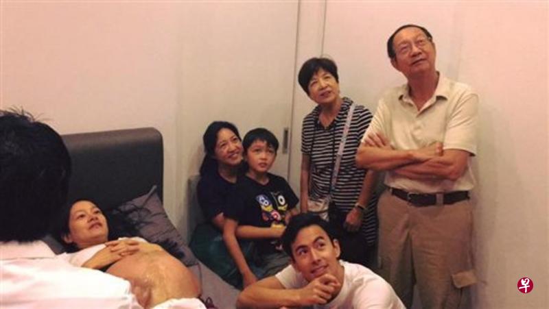 谢怡芬与家人一同迎接新生儿的到来。(面簿图) 谢怡芬与家人一同迎接新生儿的到来。(面簿图)