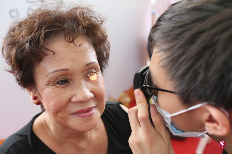 白内障也是全球失明病例的首要导因,共有350万人因白内障病情恶化而失明。(档案照片) 白内障也是全球失明病例的首要导因,共有350万人因白内障病情恶化而失明。(档案照片)