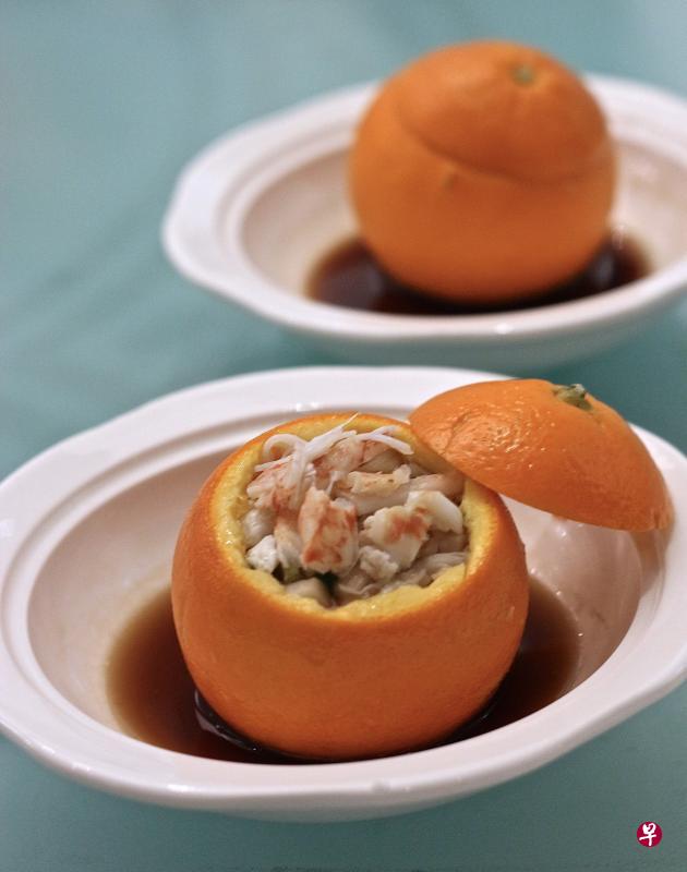 蟹酿枨酸咸融合,产生一种特殊的鲜香味。 蟹酿枨酸咸融合,产生一种特殊的鲜香味。