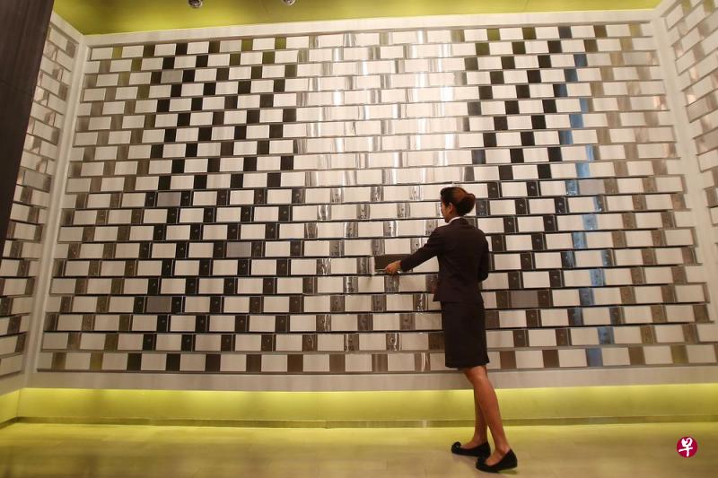 泰国销售额最高的房地产发展商上思睿(Sansiri)表示,从今年初开始,中国大陆买家已成为公司最大的海外收入来源。图为上思睿所开发的曼谷住宅项目的信箱墙。(彭博社图) 泰国销售额最高的房地产发展商上思睿(Sansiri)表示,从今年初开始,中国大陆买家已成为公司最大的海外收入来源。图为上思睿所开发的曼谷住宅项目的信箱墙。(彭博社图)