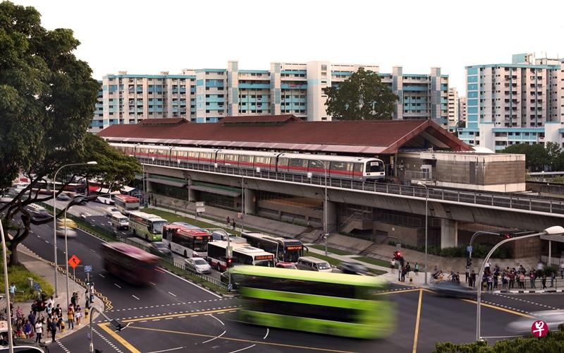 公共交通理事会正在探讨是否要在繁忙时段和非繁忙时段收取不同车资,以进一步分散繁忙时段的乘车需求。(档案照片) 公共交通理事会正在探讨是否要在繁忙时段和非繁忙时段收取不同车资,以进一步分散繁忙时段的乘车需求。(档案照片)