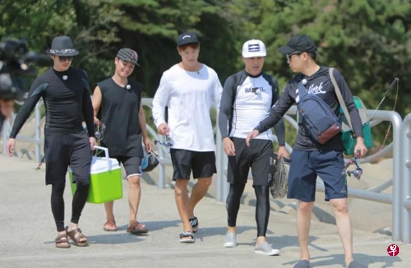 金钟国(中)等五名属龙明星同游,看出20年的好交情。(互联网) 金钟国(中)等五名属龙明星同游,看出20年的好交情。(互联网)