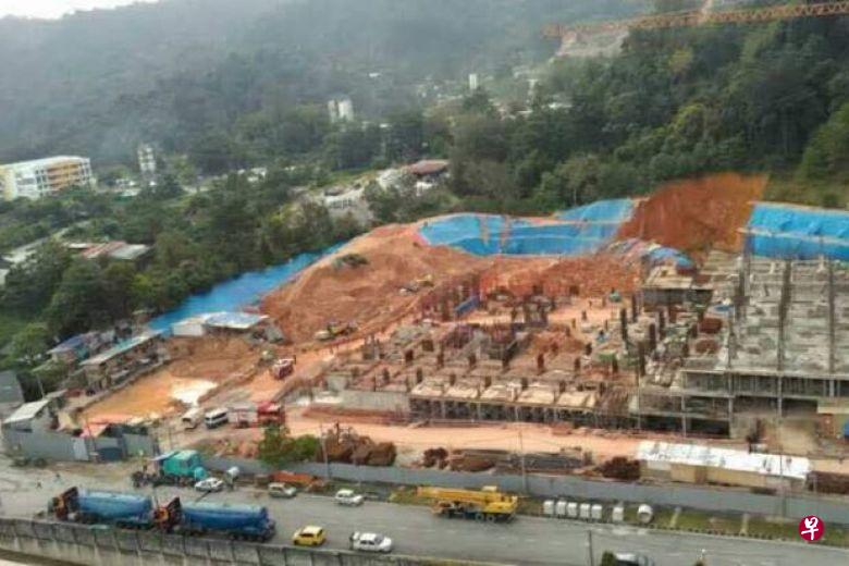 土崩事故现场。(星报) 土崩事故现场。(星报)