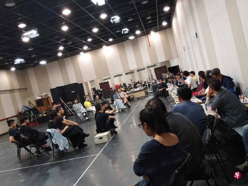 作者走进中国国家话剧院排练场,参与为期两个月《兰陵王》的排练。 作者走进中国国家话剧院排练场,参与为期两个月《兰陵王》的排练。